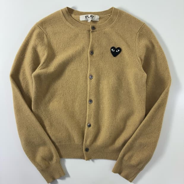 COMME des GARÇONS  꼼데가르송 하트와펜 베이지 울가디건  