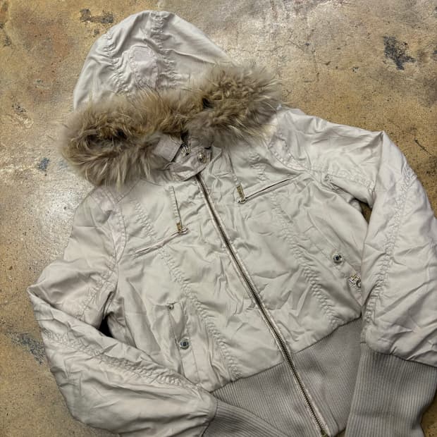 에고에스트 베이지 갸루 털 퍼 후드집업 자켓