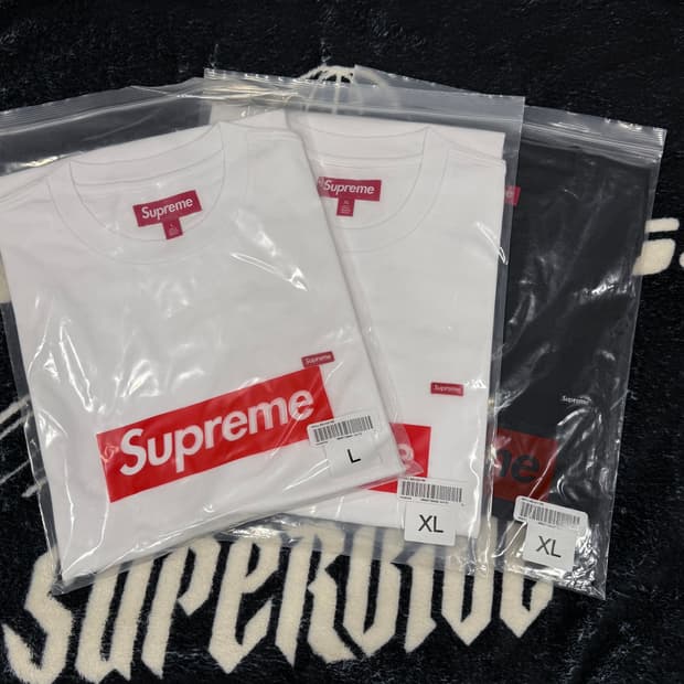 슈프림 스몰 박스 티셔츠 블랙 화이트 25FW 새상품