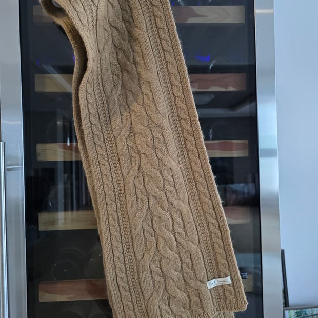 폴스미스 울100% 니트 머플러입니다.