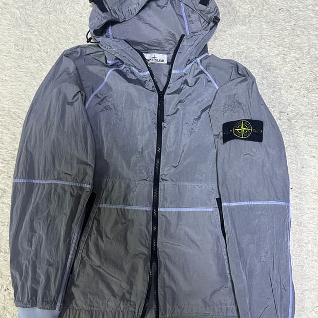 [S, 새상품급] 스톤아일랜드 나일론 메탈 바람막이