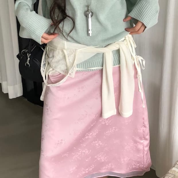(새상품) 플로럴 새틴 스커트 FLORAL SATIN SKIRT