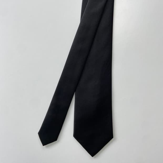visaruno 블랙 실크 넥타이 8.4cm
