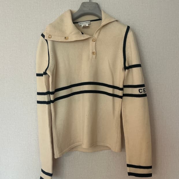 셀린느 카라 니트