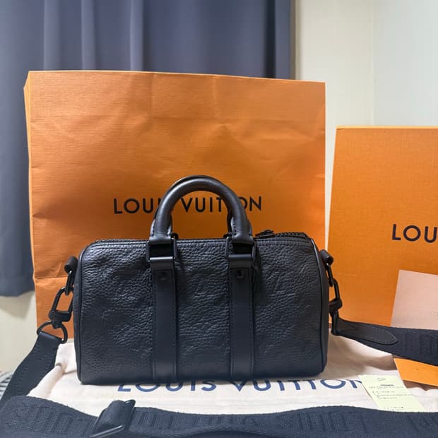 루이비통 반둘리에 키폴25 토뤼옹 블랙 풀구성