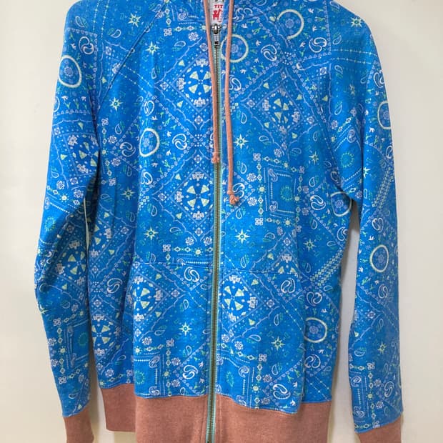 티티카카 페이즐리 후드집업