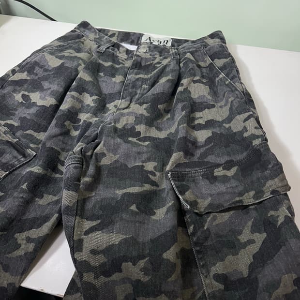S 어반드레스 루즈와이드 파라슈트 원턱 카고 카모 데님팬츠