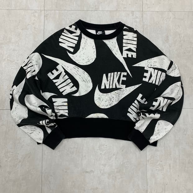 나이키 패턴 크롭 맨투맨 #613