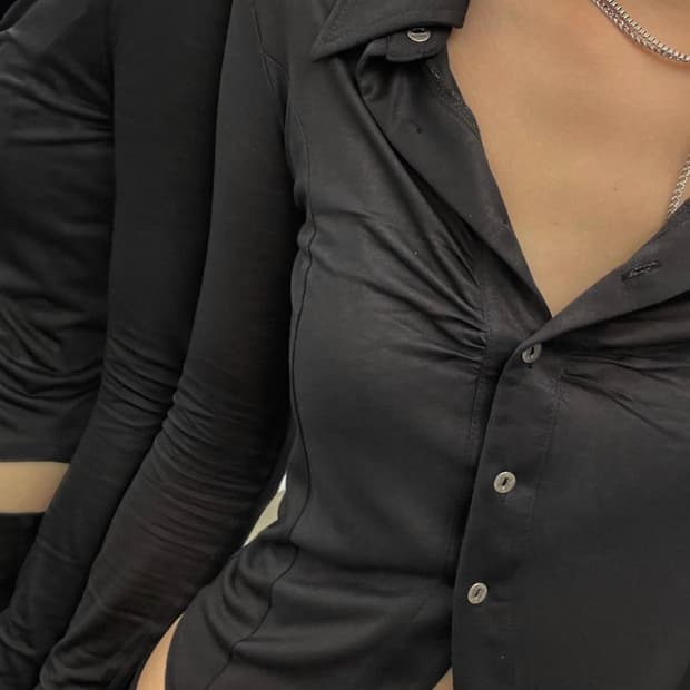 보헤미안서울 셔링 카라 셔츠 블랙