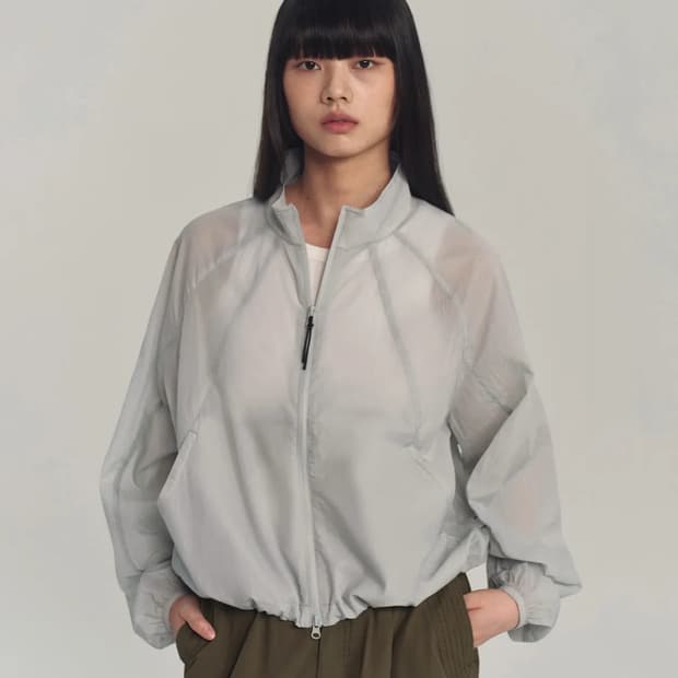 어반디타입 에어라이트 하이넥 윈드브레이커 블루