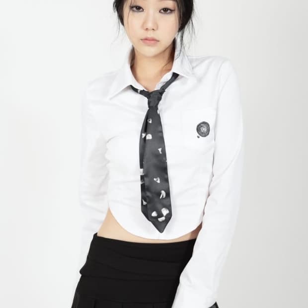 달링유어배드 심볼 셔츠 블랙로고 지젤착용