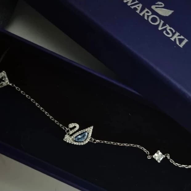 스와로브스키 다즐링 스완 팔찌 실버파랑