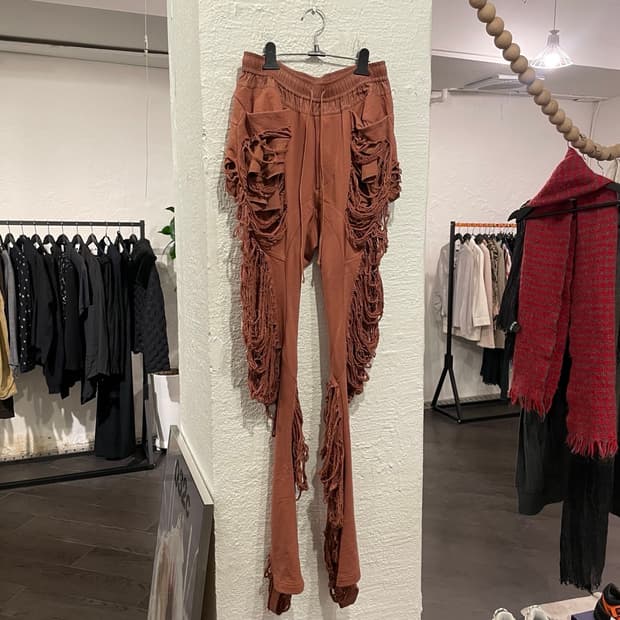 율리우스 디스트레스드 팬츠