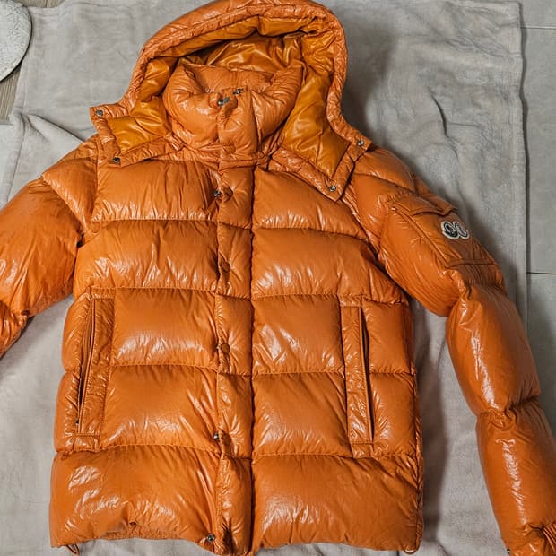 [4] 몽클레어 마야70 오렌지 컬러 패딩