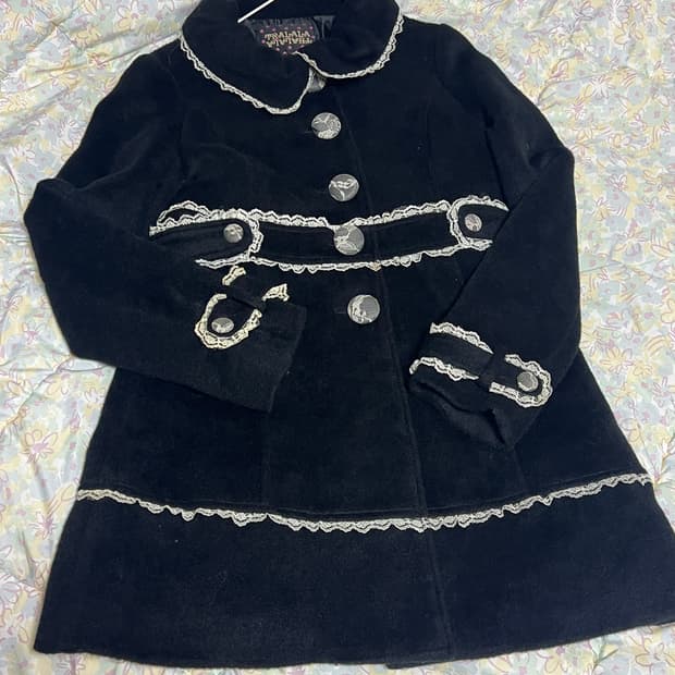 트라라라 블랙 코트 