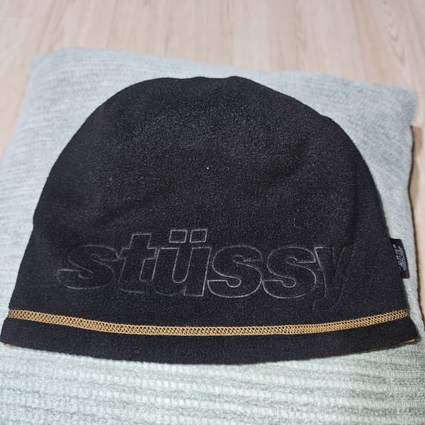 스투시 비니 리버시블