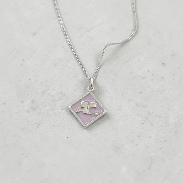 꾸레쥬 에폭시 로고 목걸이