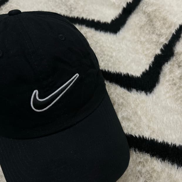 나이키 스우시 볼캡/블랙