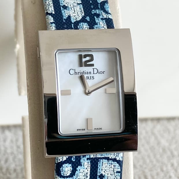 크리스찬 디올 마리스 화이트 자개 다이얼 쿼츠 스몰 사이즈