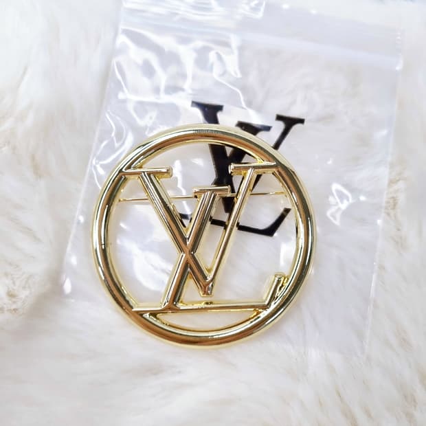 빈티지 원형 루이비통 골드 브로치