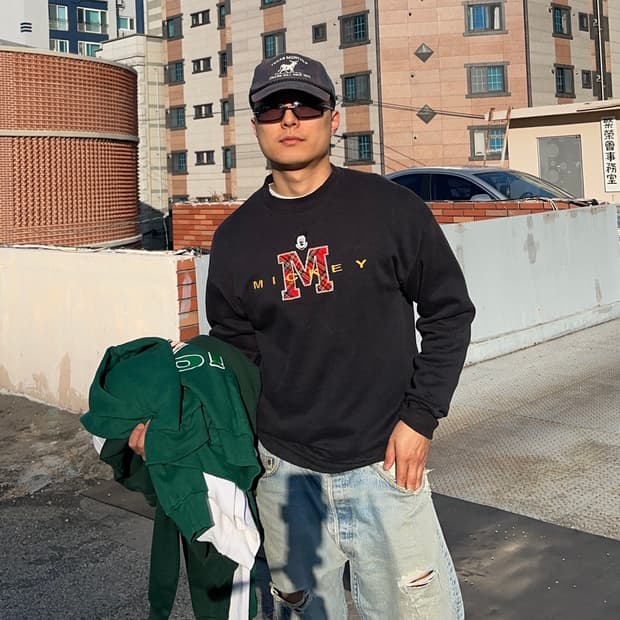 90’s Disney Mickey M logo black sweats