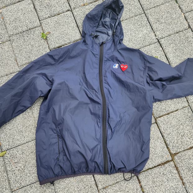 꼼데가르송 X KWAY 바람막이 네이비 2XL