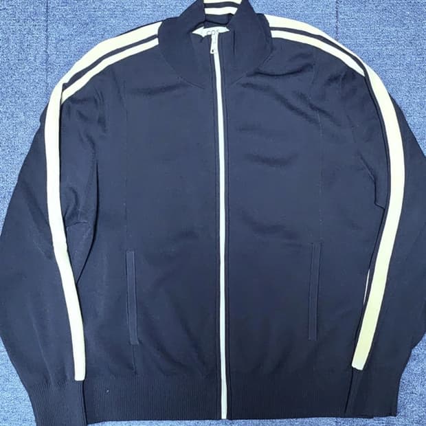 COS 니트 트랙 자켓