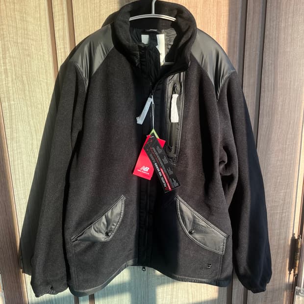 새상품(M)이스트로그x뉴발란스 후리스 자켓 블랙