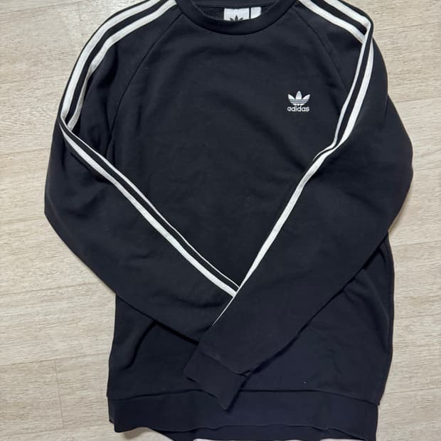 아디다스 기모 맨투맨