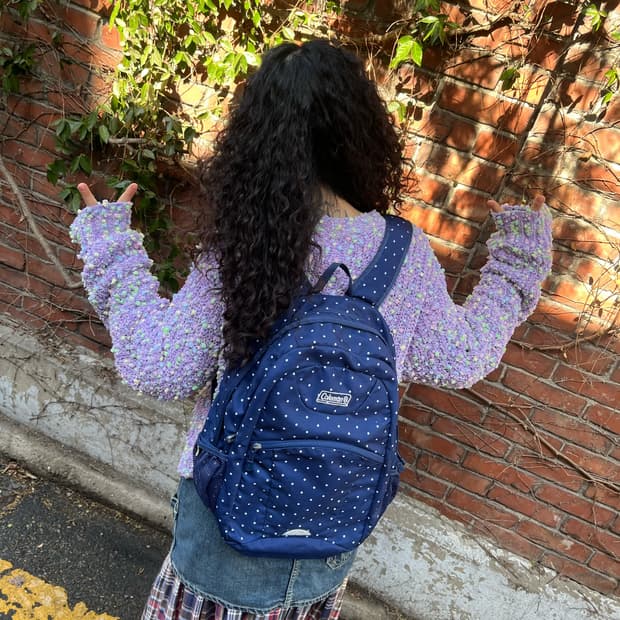 coleman 네이비 도트 백팩