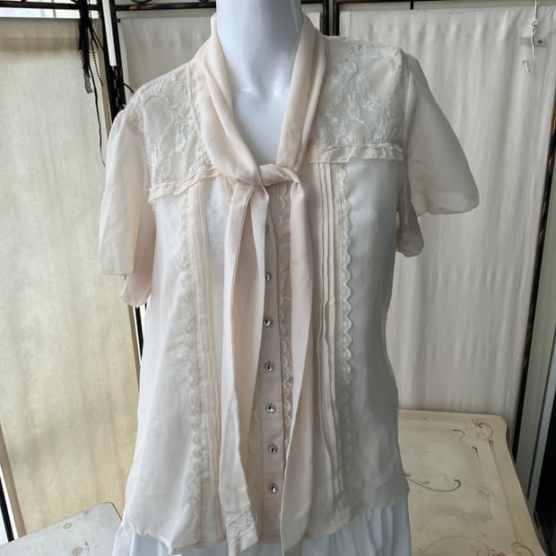 jpn vintage ivory lace frill blouse