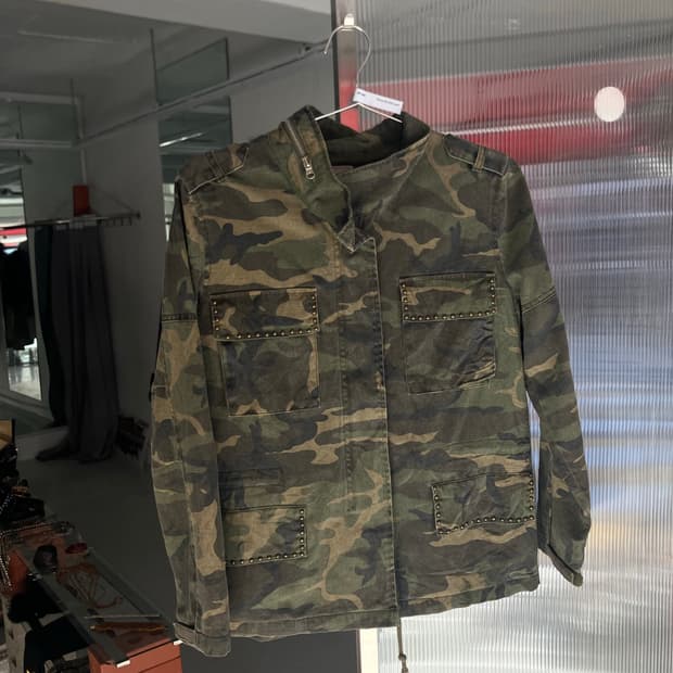 밀리터리 스터드 오버핏 자켓