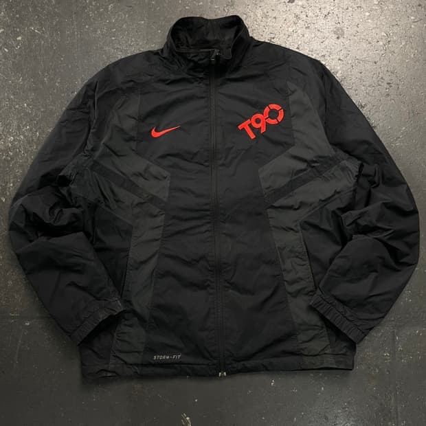 105 나이키 스톰핏  토탈90 바람막이
