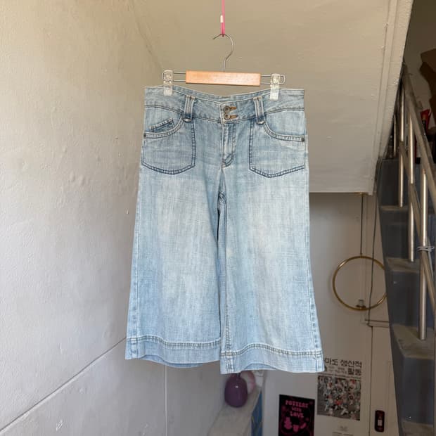 로우라이즈 버뮤다 카프리 데님 팬츠