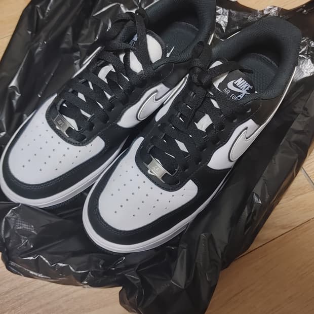 나이키 에어포스1 블랙/화이트 260