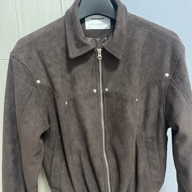 노메뉴얼 S.W 자켓 브라운 판매합니다.