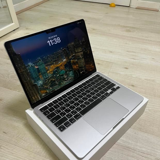 맥북 에어 M2 실버 13인치 16GB