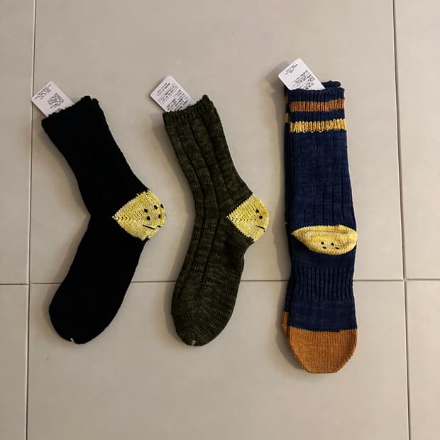 캐피탈 스마일 양말