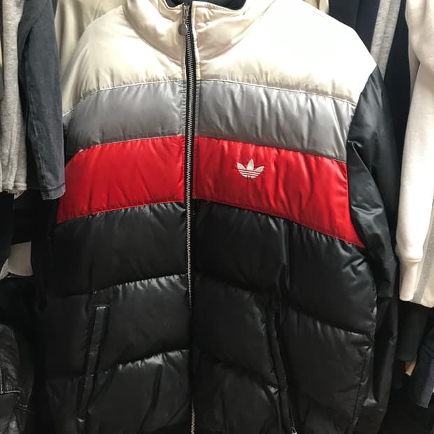 아디다스 배색 패딩