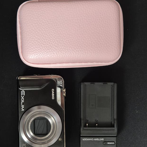 카시오 exilm h10 블랙 빈티지카메라 판매합니다.