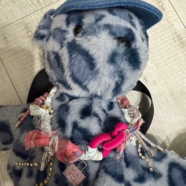 아크네 스튜디오 테디백팩 블루 