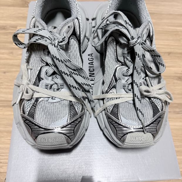 발렌시아가  42 3XL grey/black