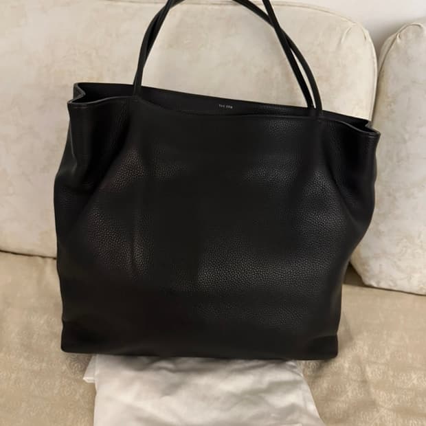 (택포)더로우 the row 포트폴리오 백 라지 블랙