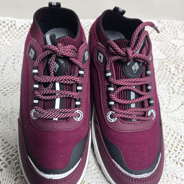 몽벨 트레킹화 235