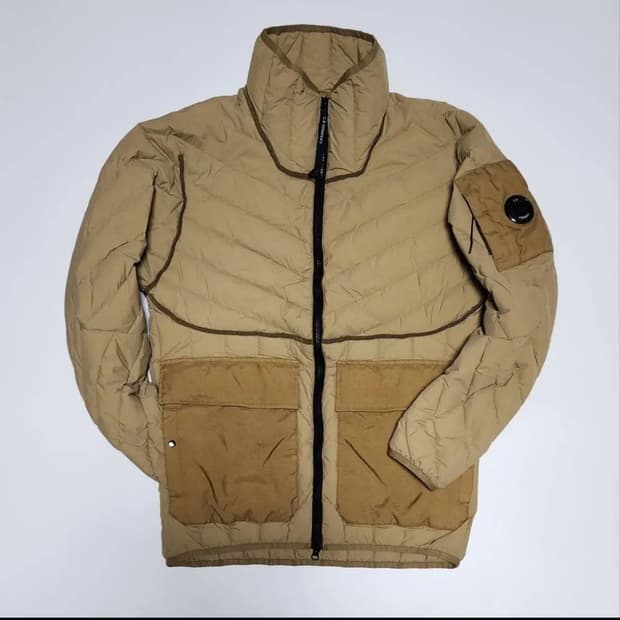 CP컴퍼니 렌즈 와펜 모노블로크 다운 자켓 판매합니다