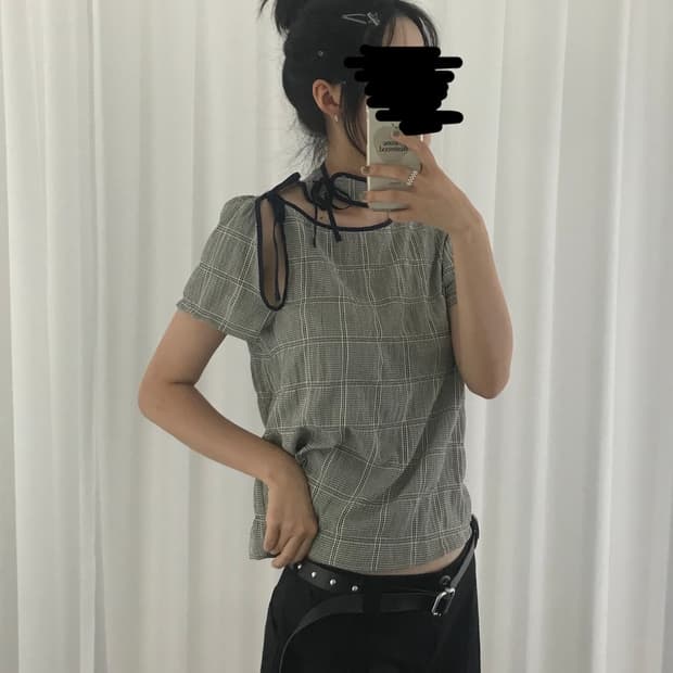 샵페어리 컷아웃 블라우스