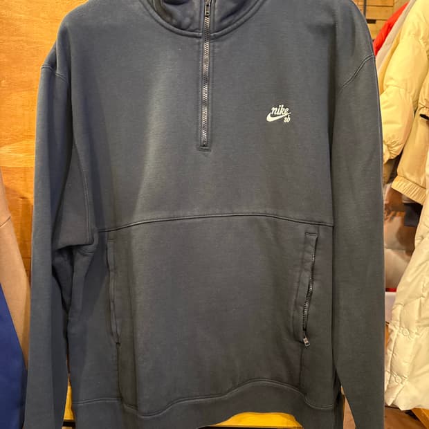 나이키SB 자수로고 블랙 반집업 맨투맨