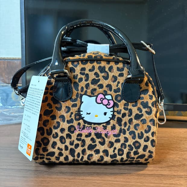 헬로키티 레오파드 호피 도트백