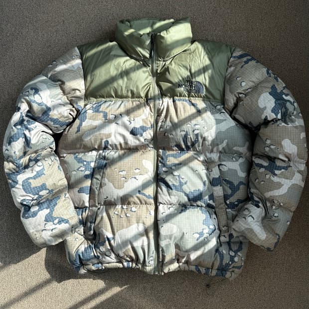 노스페이스 1996 Retro Nuptse Desert Camo 패딩
