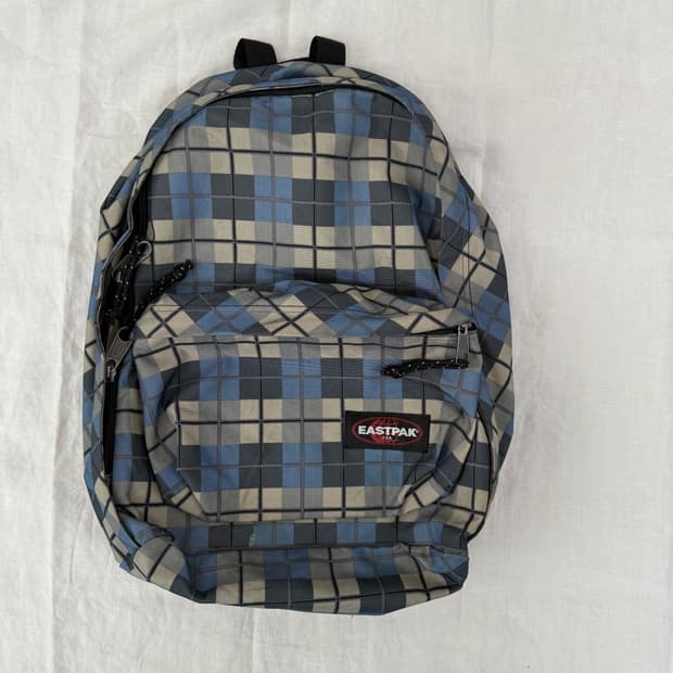 Eastpak 이스트팩 체크 백팩